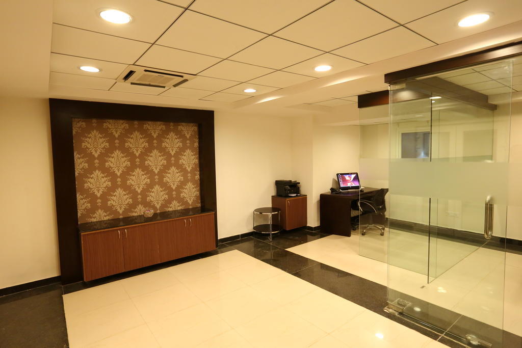 Crest Executive Suites, Whitefield Bangalore Kamer foto